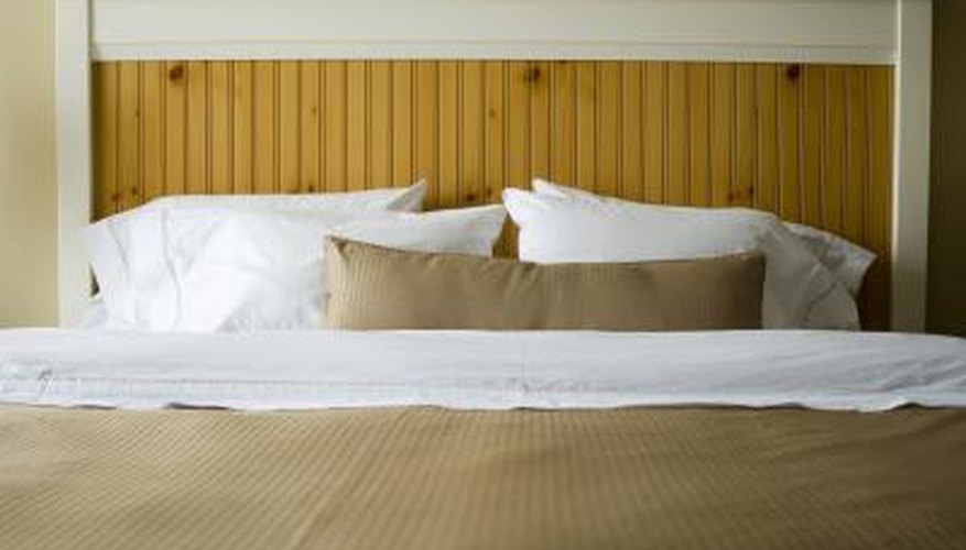 Queen bed. Queen bed.