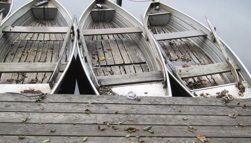 How to Seal Rivets on an Aluminum Boat