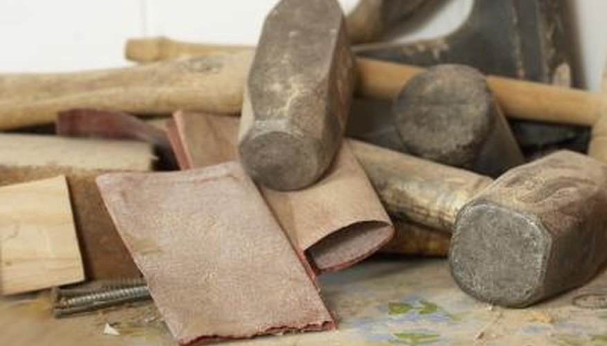 Prepare the surface with sandpaper to remove imperfections. Prepare the surface with sandpaper to remove imperfections.
