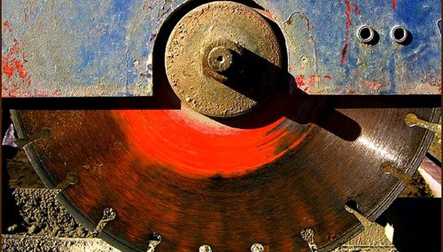Selecting the type of saw depends on the job. Selecting the type of saw depends on the job.