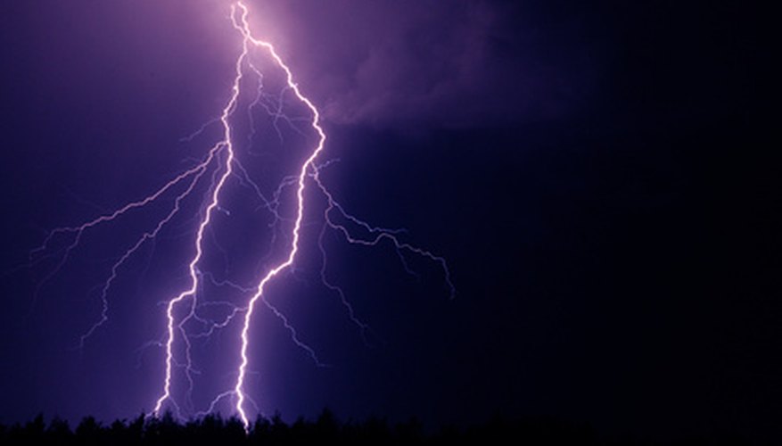 How to Determine How Far You Are From Lightning | Sciencing