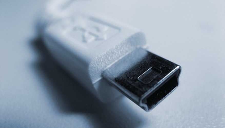 Los puertos USB puedem alimentar pequeños dispositivos como mouse y teclados.