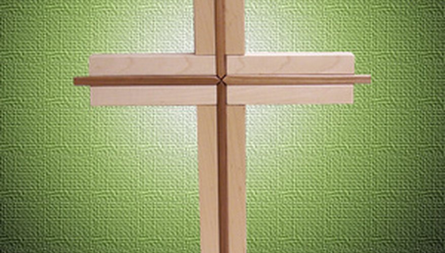 How To Backlight A Wooden Cross Our Pastimes Backlighting A Wooden Cross With Rope Lighting Allows For Noticeable Yet Tasteful Display