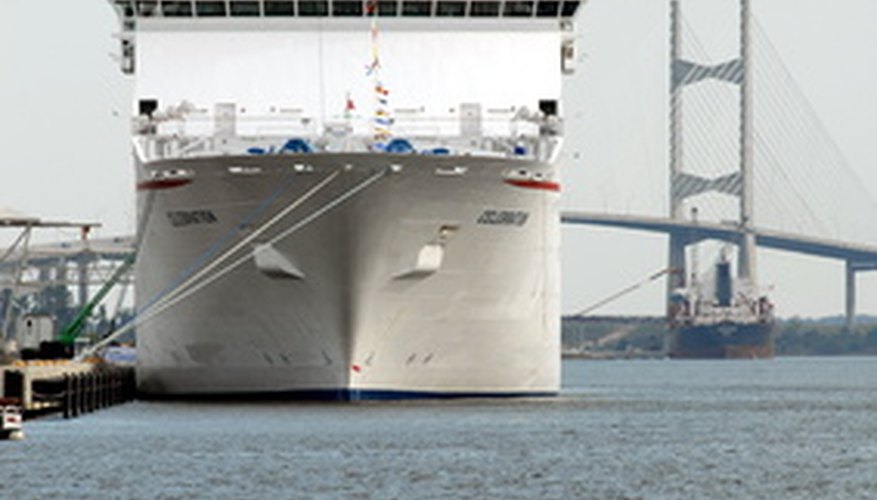 Un crucero es una forma cómoda de visitar Ensenada, México.