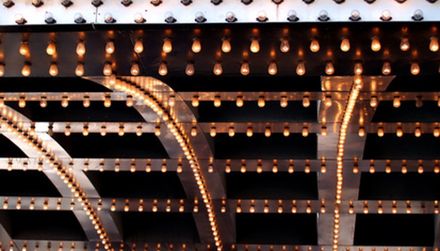 Haz luces de teatro caseras.
