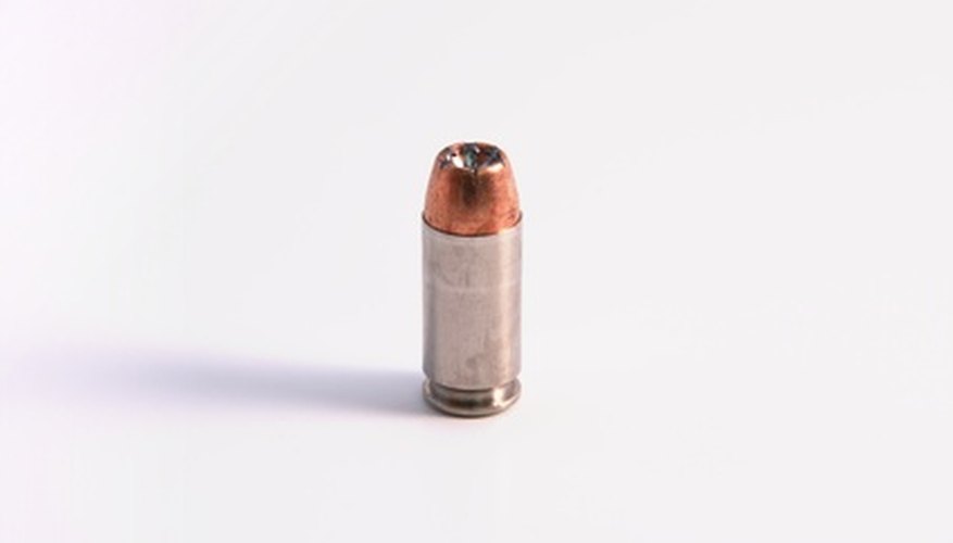 Una bala es el proyectil disparado por un arma de fuego.