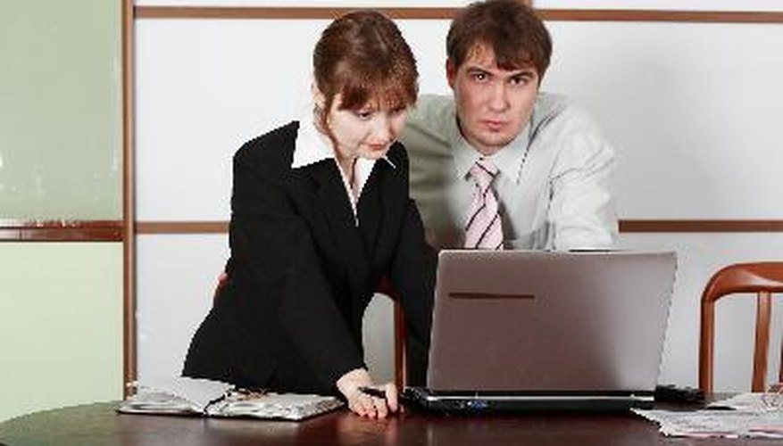 Las políticas de recursos humanos rigen la interacción de las compañías con sus empleados.