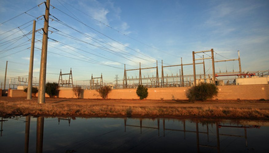 Las subestaciones eléctricas pueden contener una amplia variedad de componentes.