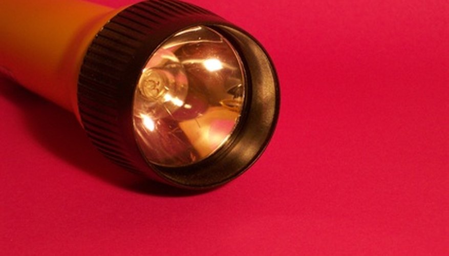 Las linternas de luz ultravioleta tienen muchos usos.