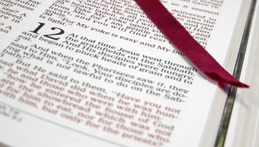 Incluye un versículo de la Biblia en tu invitación.