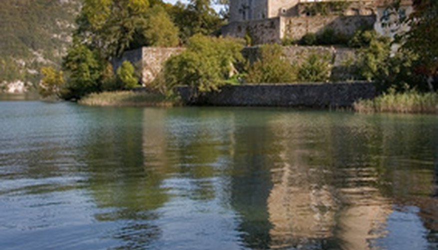Reflections blend smoothly into the water. Reflections blend smoothly into the water.