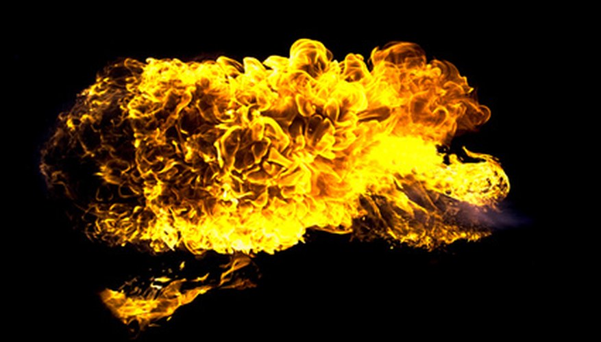 Convierte el aceite usado en combustible para el fuego.
