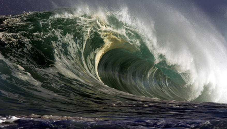 Los tsunamis se originan de olas que crecen lentamente.
