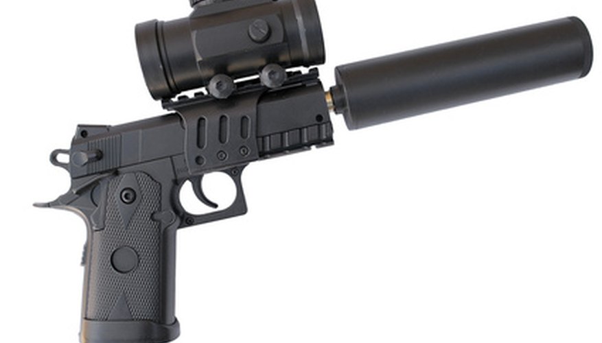 Las armas cubierta de polímero reemplazan a las antiguas armas de madera o metal.