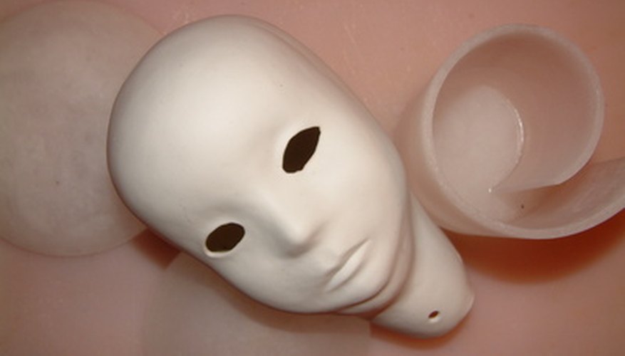 Head hooks can be inserted through or up into the head depending on head type. Head hooks can be inserted through or up into the head depending on head type.