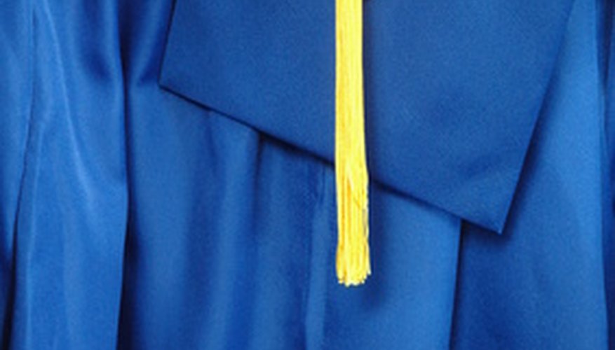 Tener una educación universitaria puede proporcionarle a un individuo más dinero.