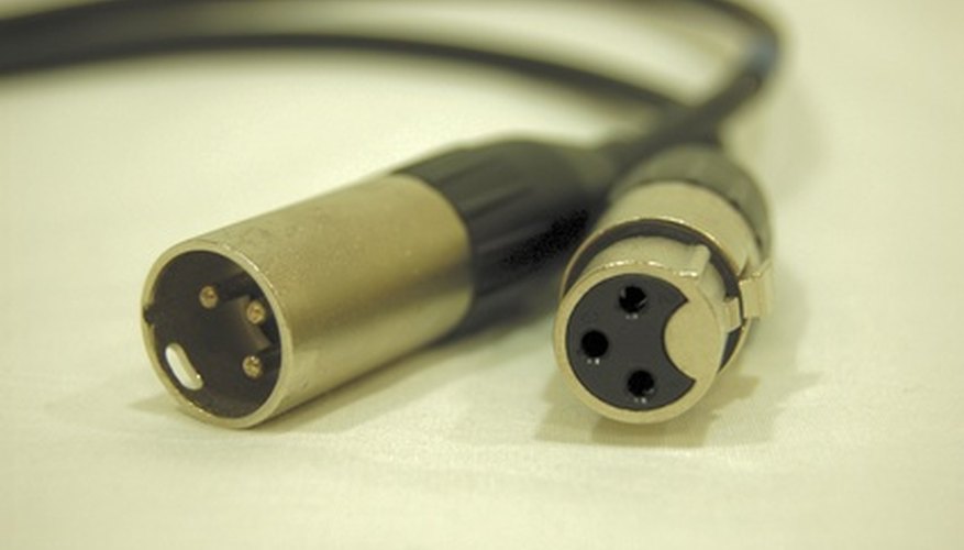 Usa componentes de calidad para hacer un buen cable conector XLR.