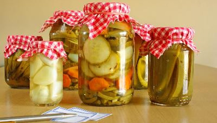Aprende a hacer pickles en escabeche de todo tipo.