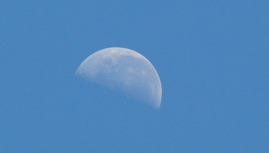 El terminador divide la zona oscura e iluminada de la Luna.