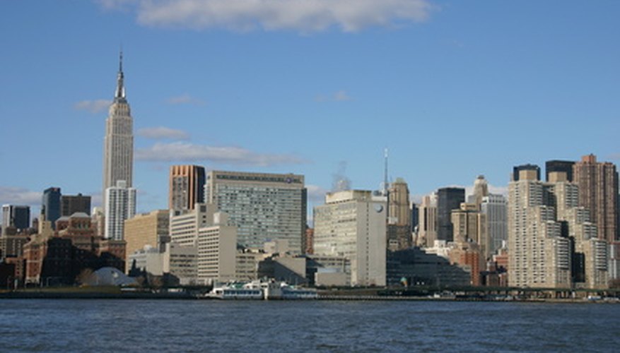 La City university of New York (Universidad de la Ciudad de Nueva York) ofrece opciones de universidades a la comunidad.