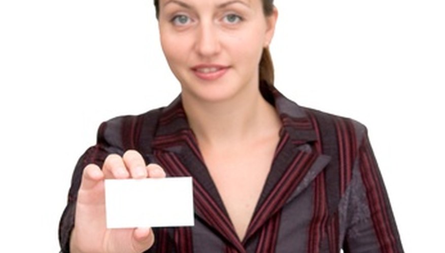 Utiliza feng shui para crear un diseño de tarjeta auspicioso.