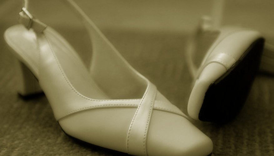 Exhibe tus zapatos de manera atractiva en tu zapatería.