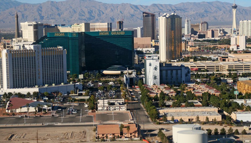 Una rueda de ruleta hecha en casa puede ser utilizada para simular un juego de ruleta, como los que se encuentran en Las Vegas.