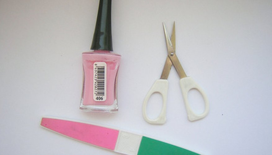Photo Credit: manicure set image by Julia Syrykh from <a href='http://www.fotolia.com'>Fotolia.com</a> Party goers love to go home with goodies, like freshly polished fingers and toes!