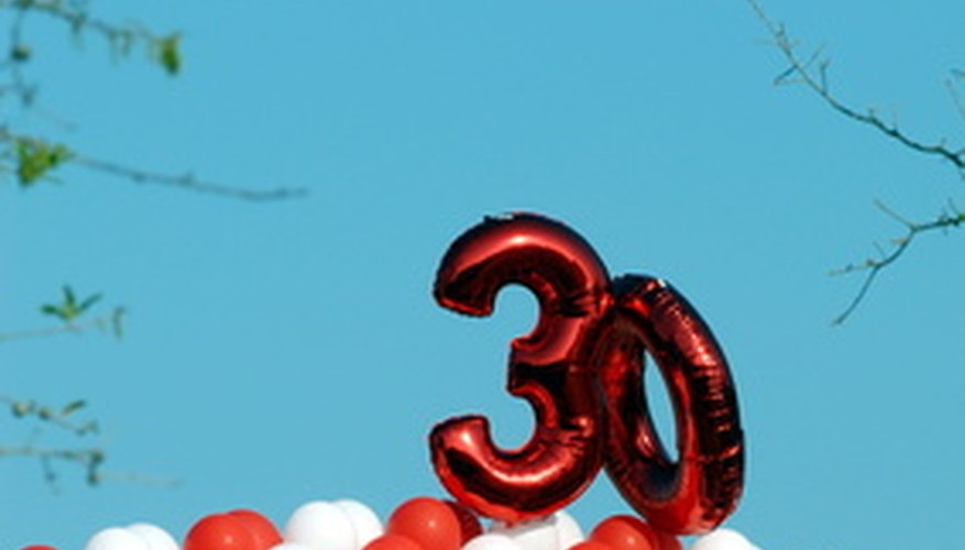Los arcos y columnas de globos son una forma fácil de avivar una fiesta.