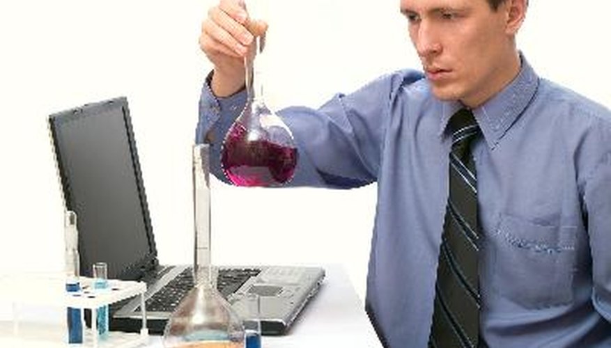 Usando almidón de maíz y agua, puedes realizar experimentos para ver cómo se comporta este tipo de materia.