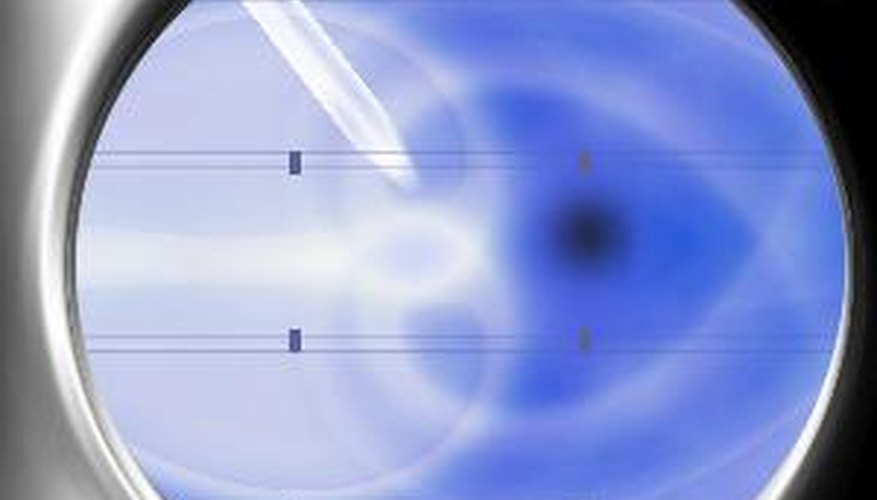 Un microscopio compuesto consiste de un ocular y un lente objetivo.