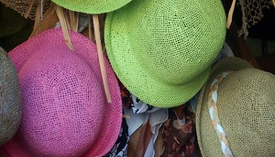 Un concurso de decoración de sombreros fomenta a los participantes a comprometerse con sus habilidades manuales.