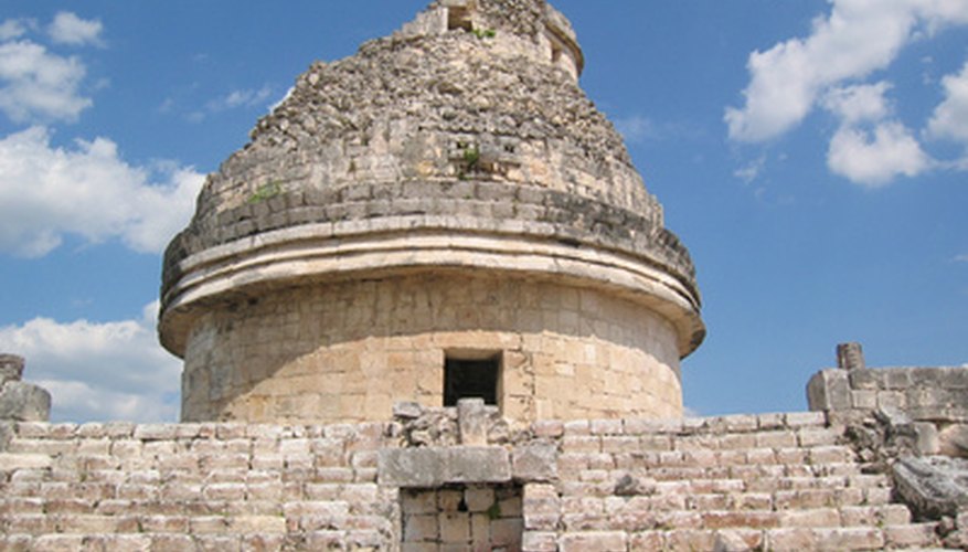 Los mayas desarrollaron la astronomía y sistemas complejos de calendarios.