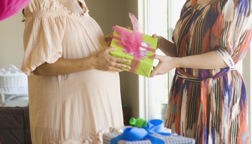 Asumir el costo de organizar un baby shower es una verdadera hazaña.