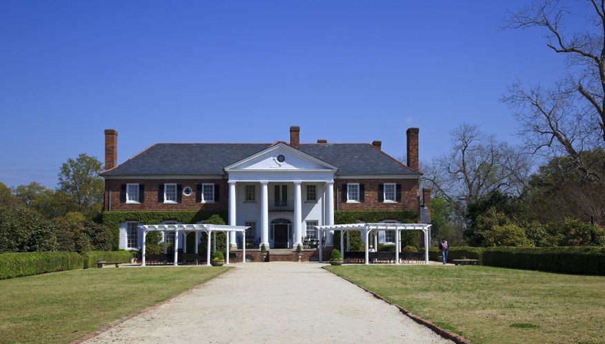 Photo Credit: JillLang/iStock/Getty Images A mansion in South Carolina offers a fantastic vision of Southern charm