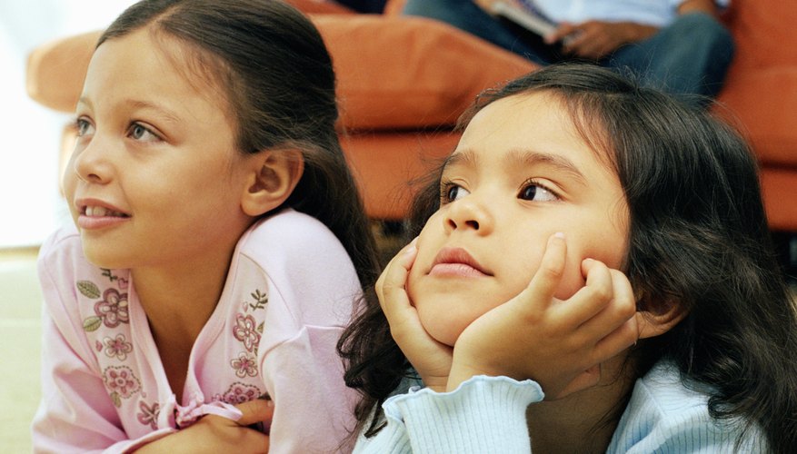 La lluvia no tiene que evitar que las hermanas se diviertan.