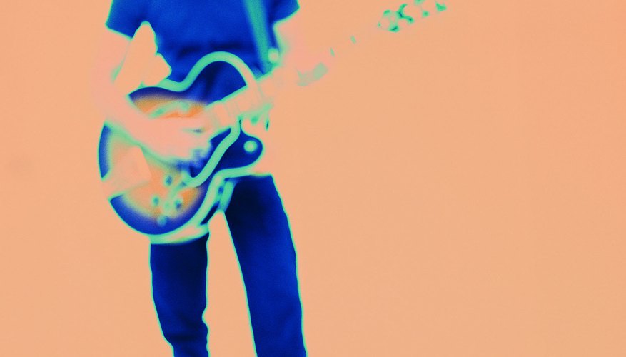 Ecualiza tu guitarra para lograr un tono de jazz.