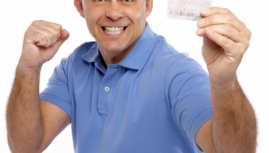 Los premios de lotería que no son de efectivo son imponibles también.