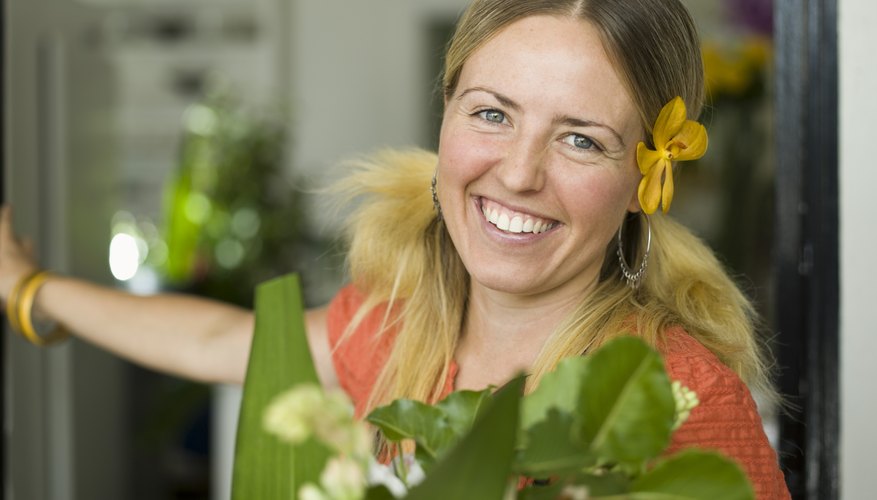 Photo Credit: Jupiterimages/BananaStock/Getty Images online flower merchant