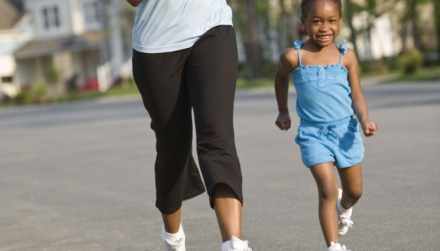 Hacer ejercicio con tu niño puede darles tiempo valioso y saludable.