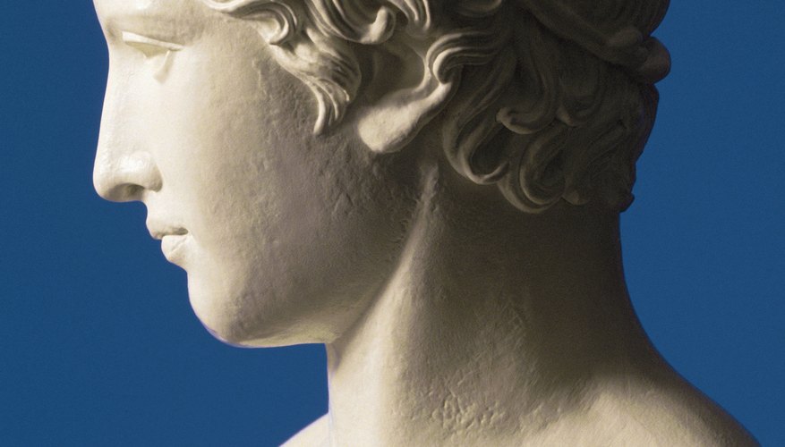 Las esculturas eran las obras principales del arte griega.