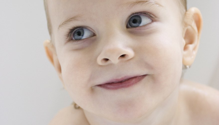 Soothe your toddler's skin with a gentle, chemical-free moisturizer. Soothe your toddler's skin with a gentle, chemical-free moisturizer.