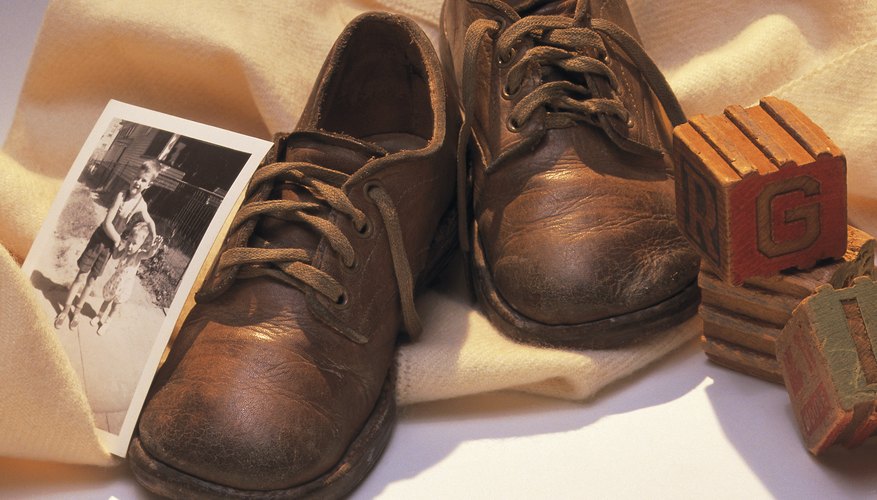 How to Sell Bronze Baby Shoes | Bizfluent