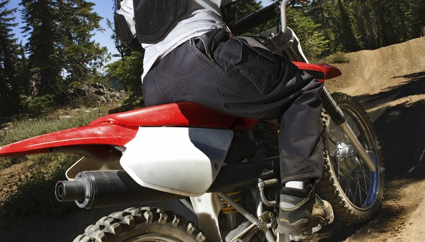 Las buenas pistas de motocross se adecuan a la configuración del terreno.