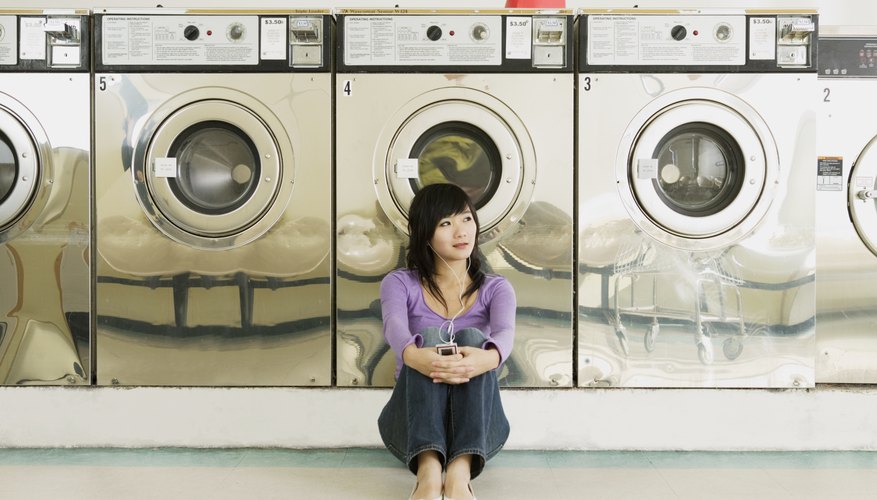 How Does a Laundromat Work? Bizfluent