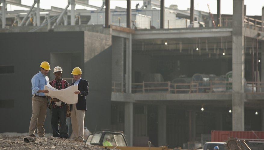 Las compañías de construcción tienen una jerarquía dentro y fuera de las instalaciones.