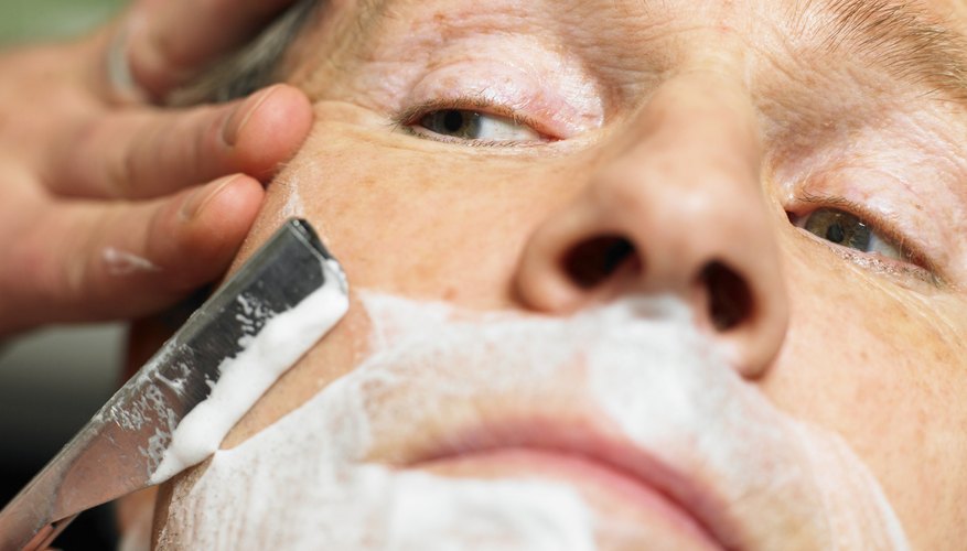People with glycerin allergies may be sensitive to shaving creams. People with glycerin allergies may be sensitive to shaving creams.