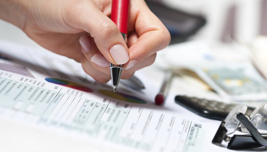 Photo Credit: Drazen_/iStock/Getty Images Many restaurant professionals base their budget plans on a standard 68% formula.