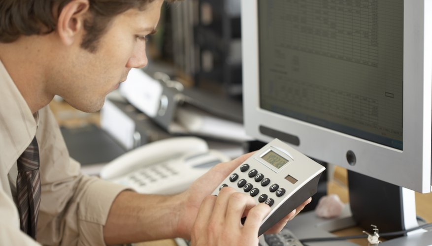 El presupuesto de materiales de oficina debe ser preparado cuidadosamente.