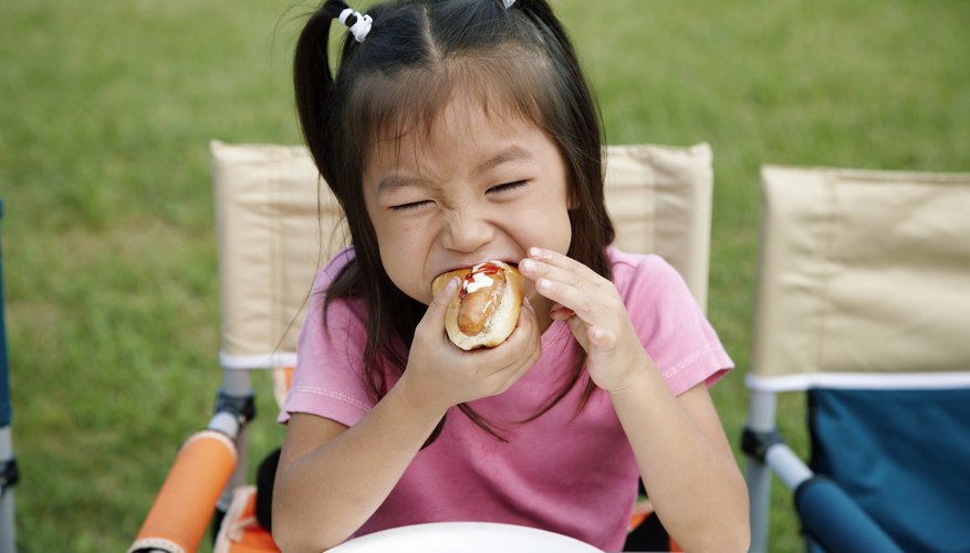 La comida es la causa más común de ahogo no fatal en niños.
